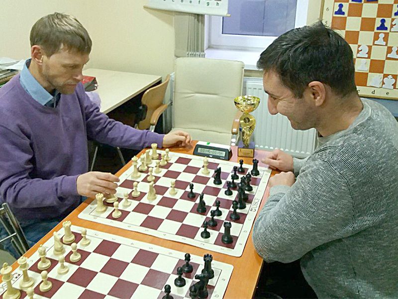 Checking the Berlin with my friend GM Goloshchapov, February 2020